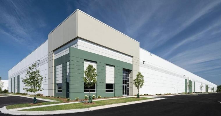 2431 N Delany Road, Waukegan